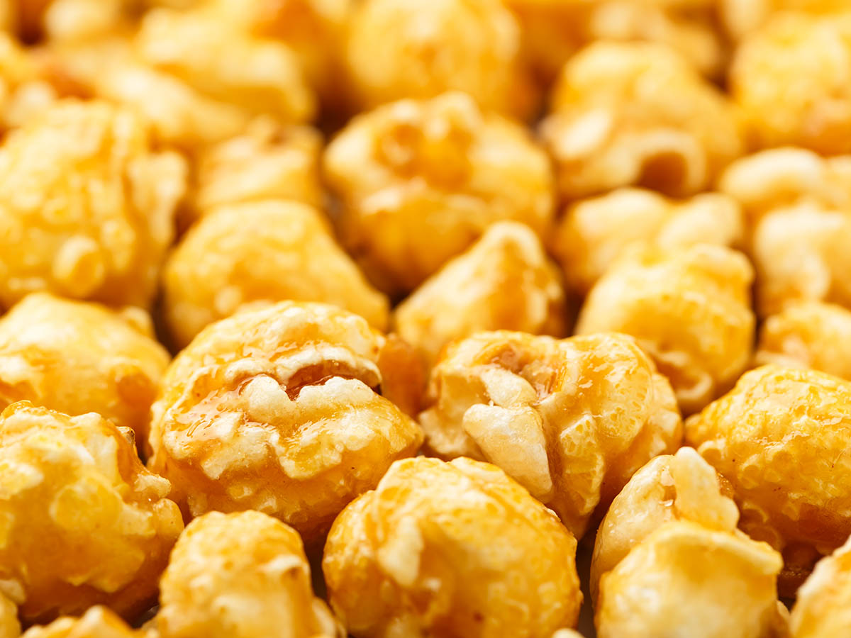 Stockfoto - Closeup of caramel popcorn